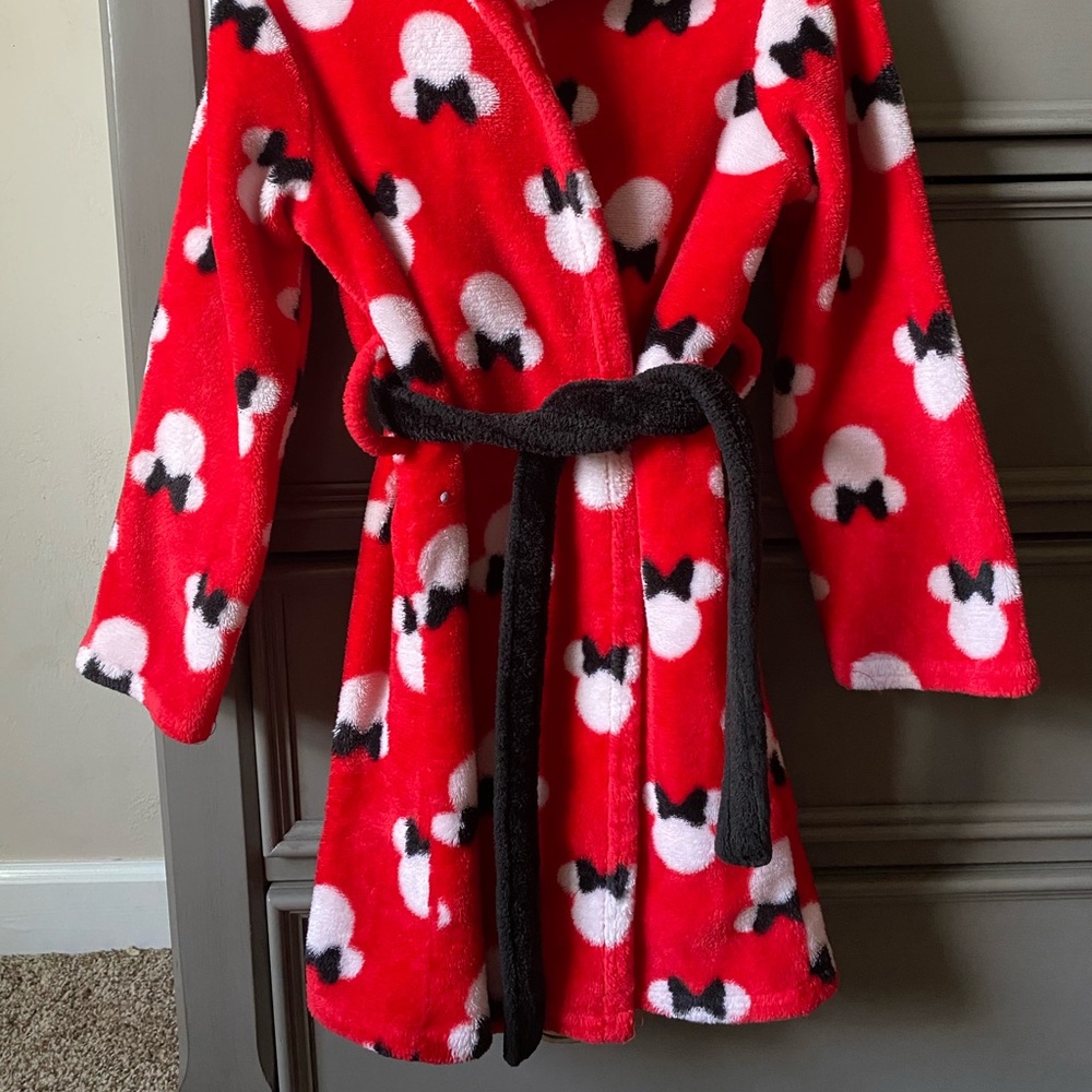 Minnie Cozy Robe - Picture 2 of 3